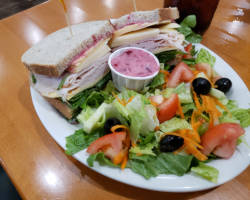Turkey, Smoked Gouda, Apples, Spinach & Cranberry Mayo On Rye 